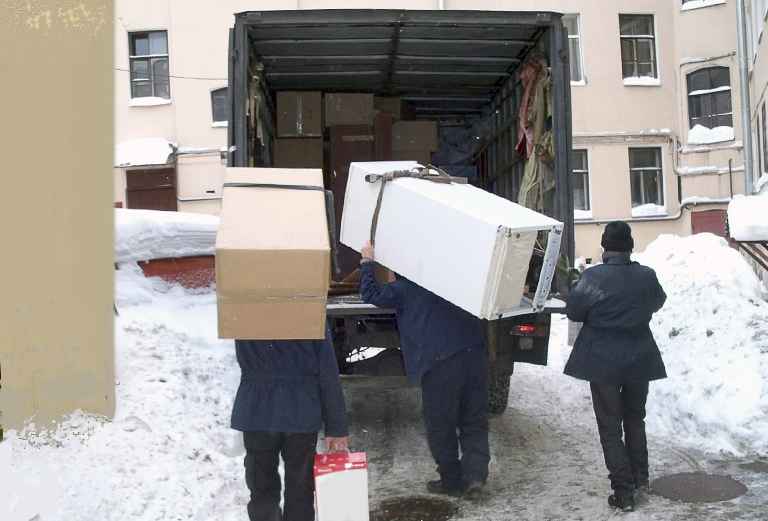 Грузопереовзки средних коробок услуги попутно из Великого Новгорода в Янгантау